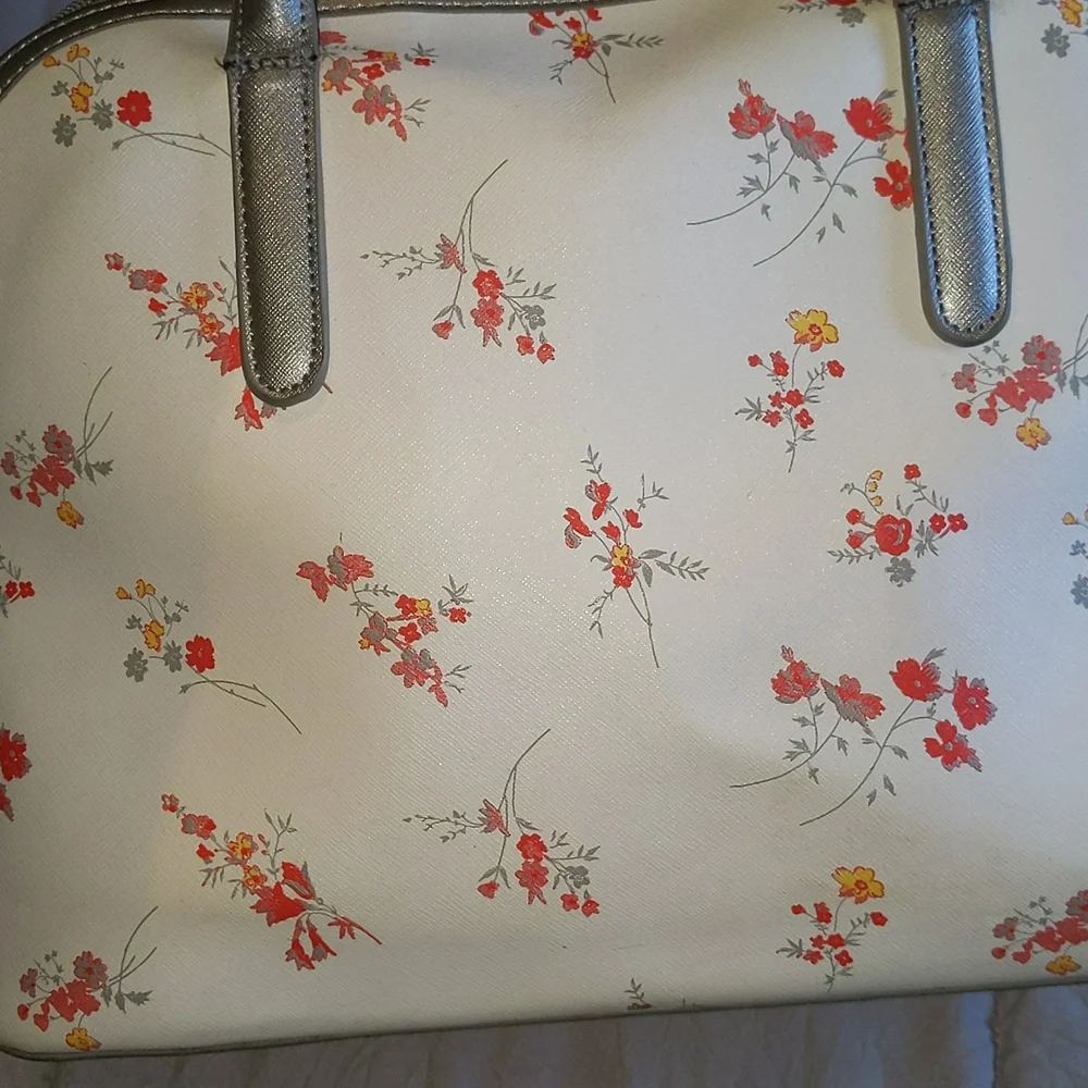Kenneth Cole Reaction Floral Purse - Picture 3 of 15